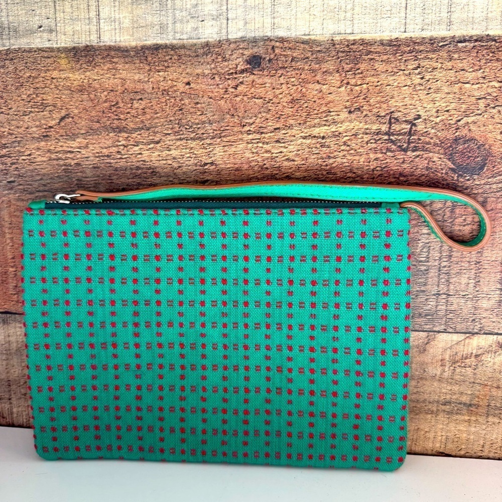 NWOT Lungsin Wristlet/Clutch Bag